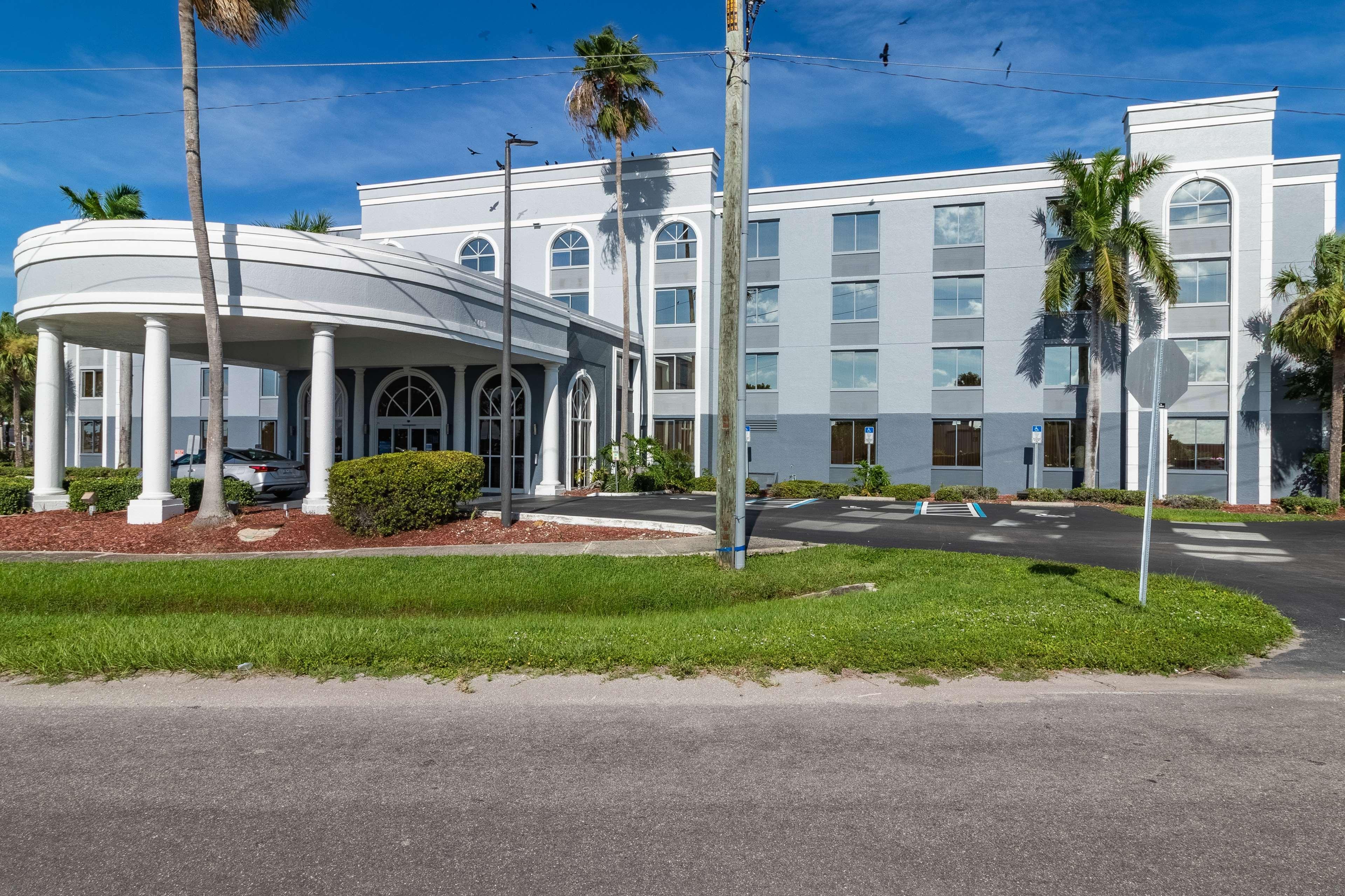 Best Western Fort Myers Inn And Suites מראה חיצוני תמונה